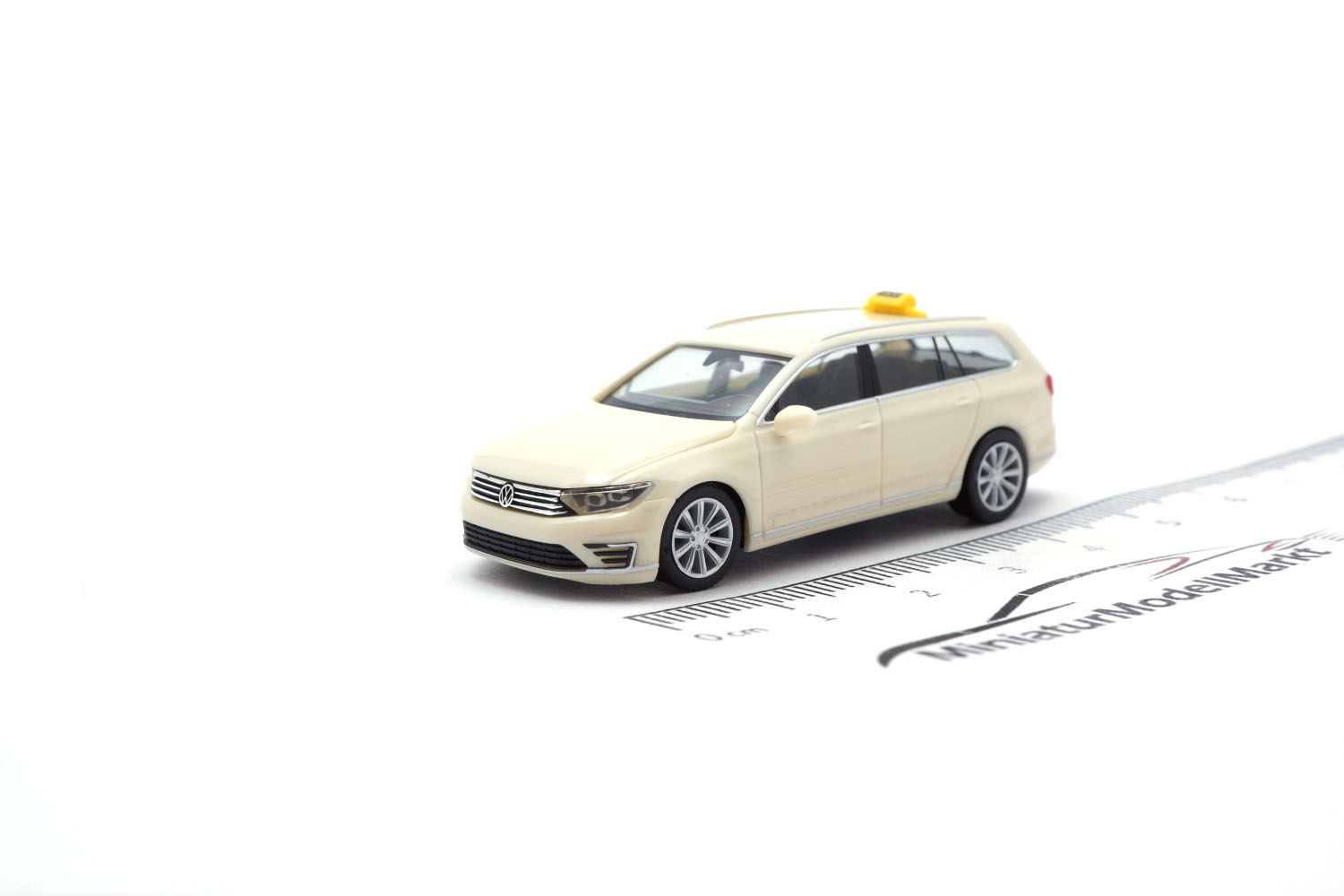 Herpa 098212 Volkswagen (VW) Passat Variant GTE 