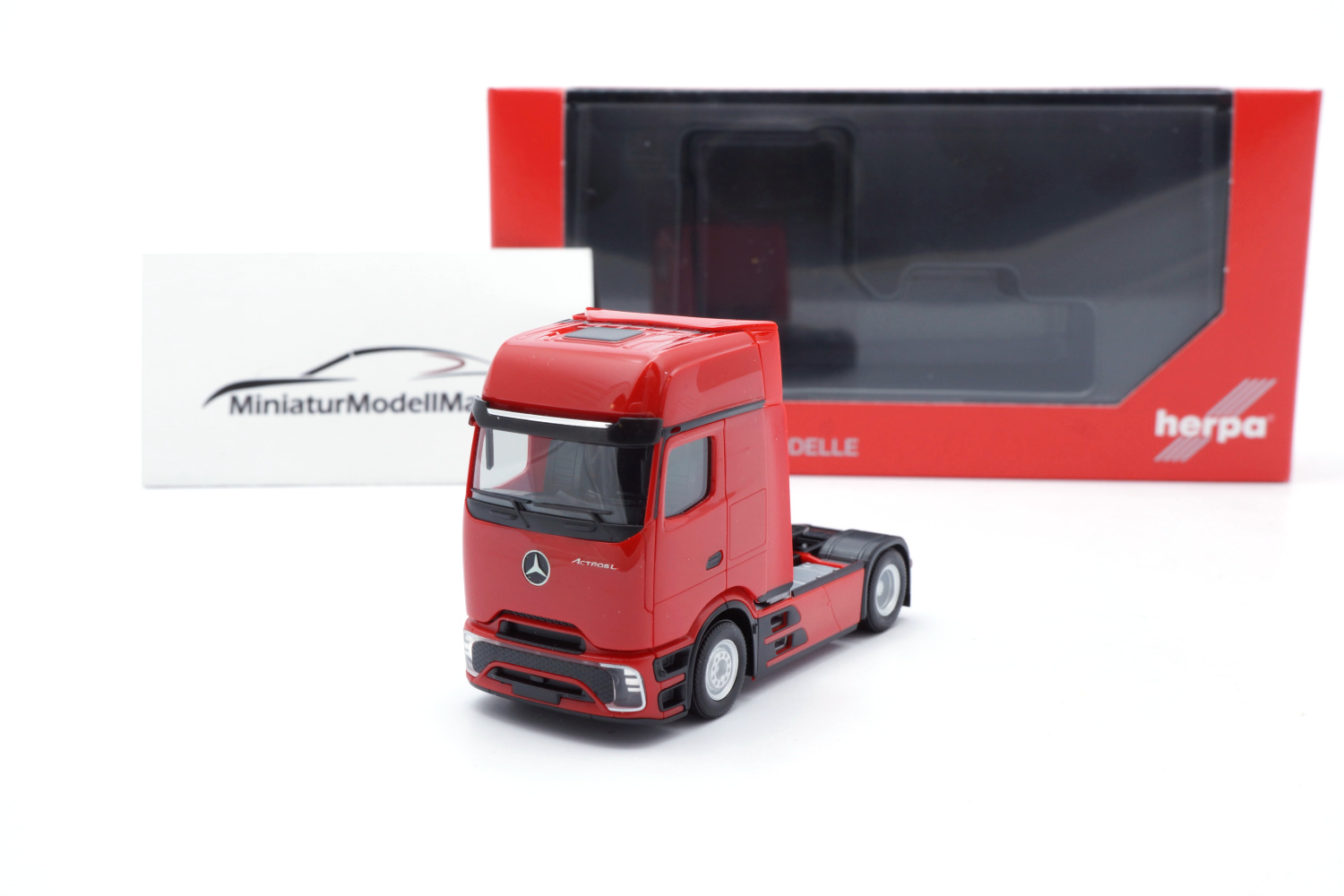 Herpa 318372 Mercedes-Benz Actros L ProCabin Gigaspace Zugmaschine, rot 1:87