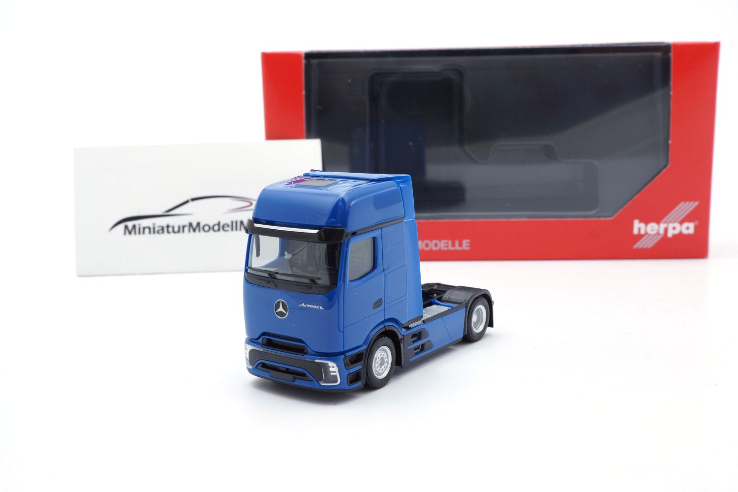 Herpa 318389 Mercedes-Benz Actros L ProCabin Gigaspace Zugmaschine, blau 1:87