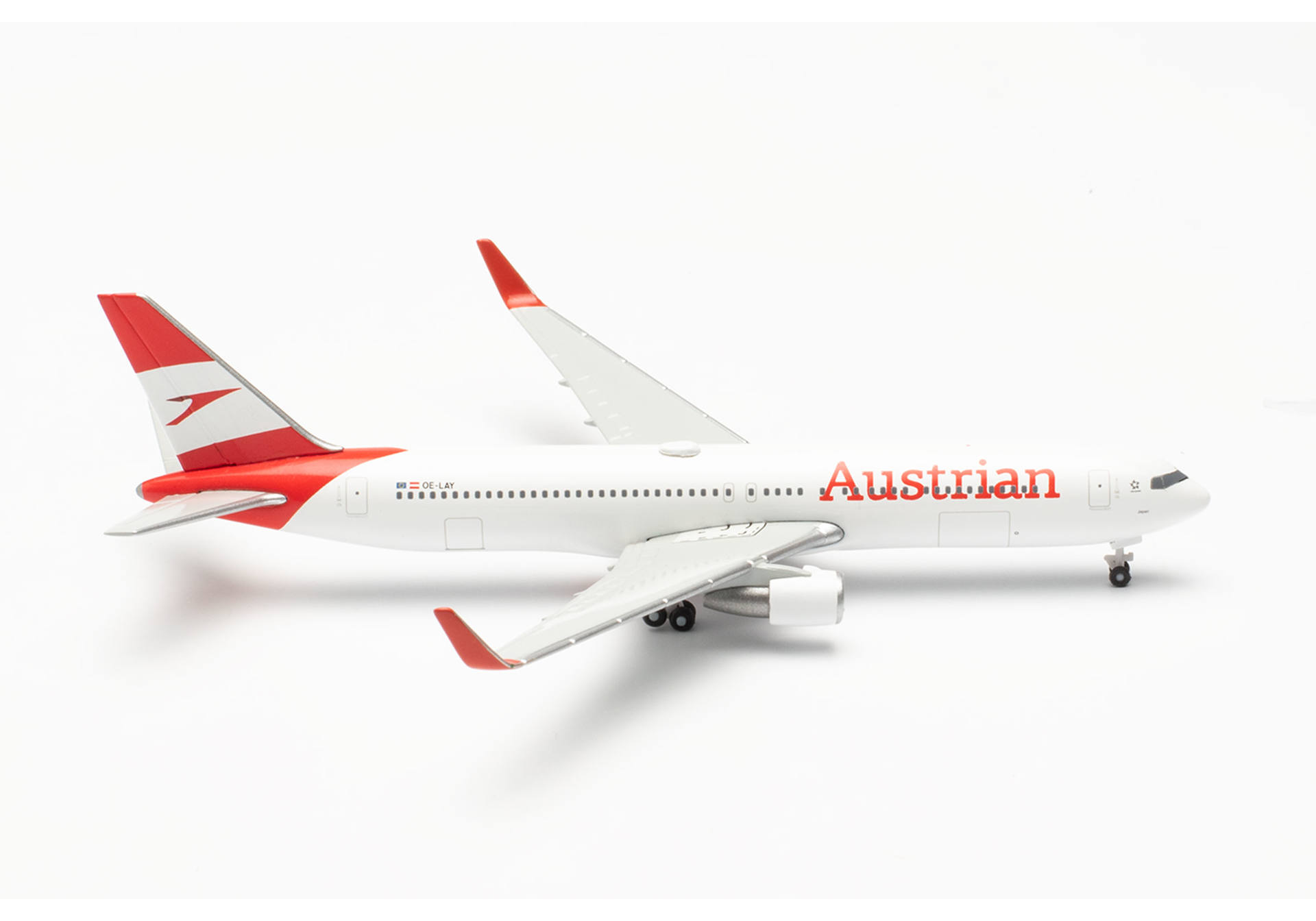 Herpa 536509 Austrian Airlines Boeing 767-300 new colors OE-LAY Japan 1:500