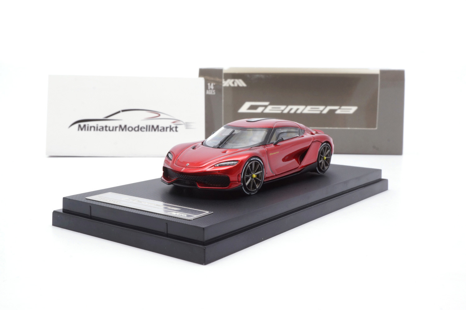 HKM gemera-02 Koenigsegg Gemera - Metallic Red 1:64