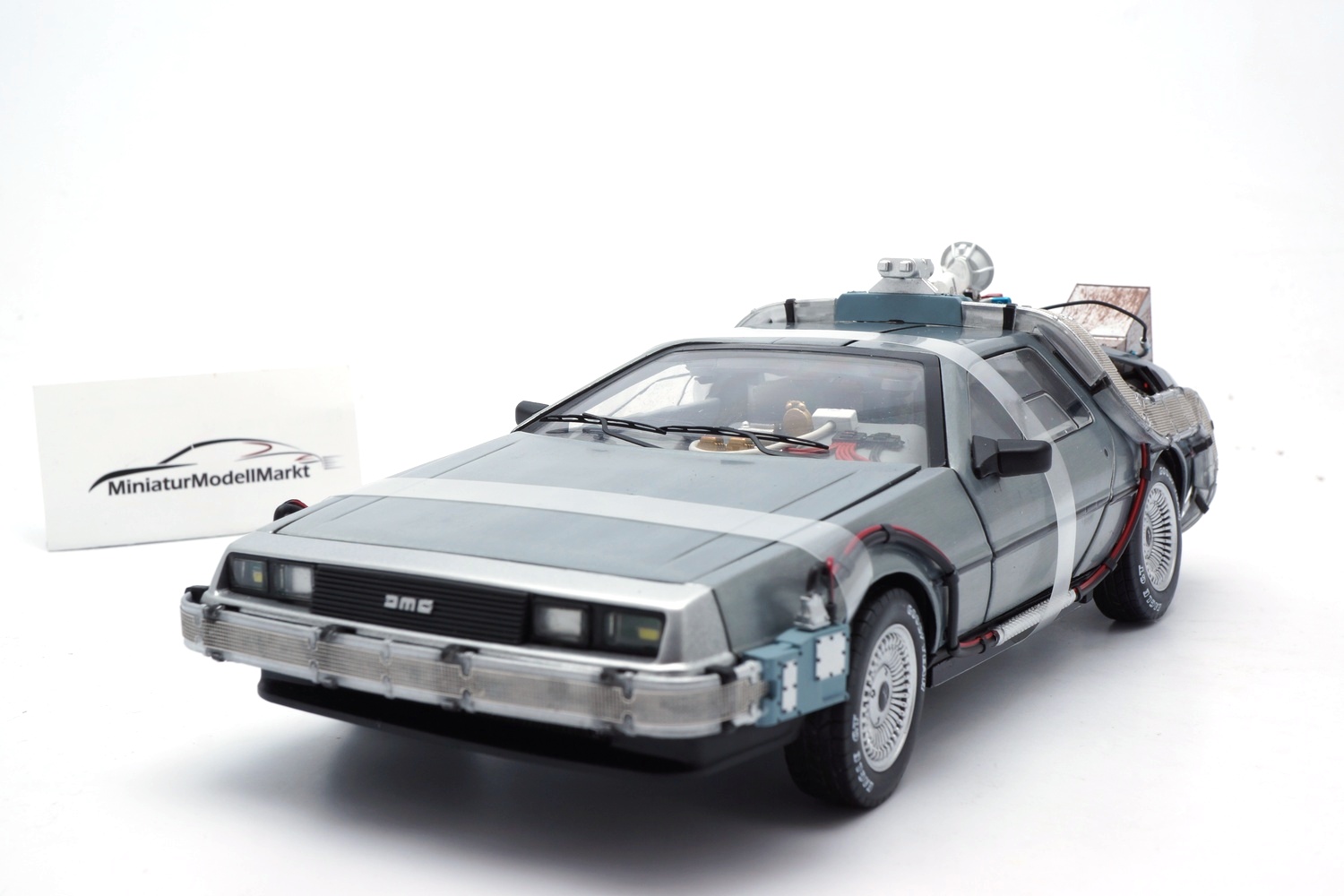 HotWheels BLY44 Back To The Future Delorean - Ultimate Edition 1:18