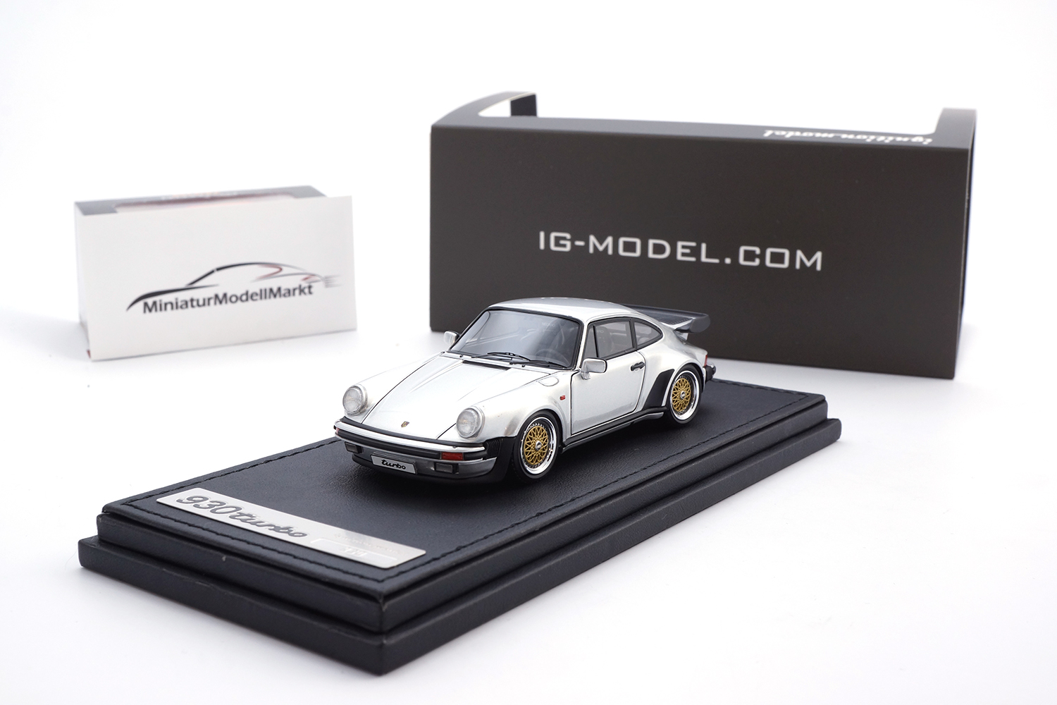Ignition Model IG0942 Porsche 911 Turbo (930) - Silber - BBS Felgen 1:43