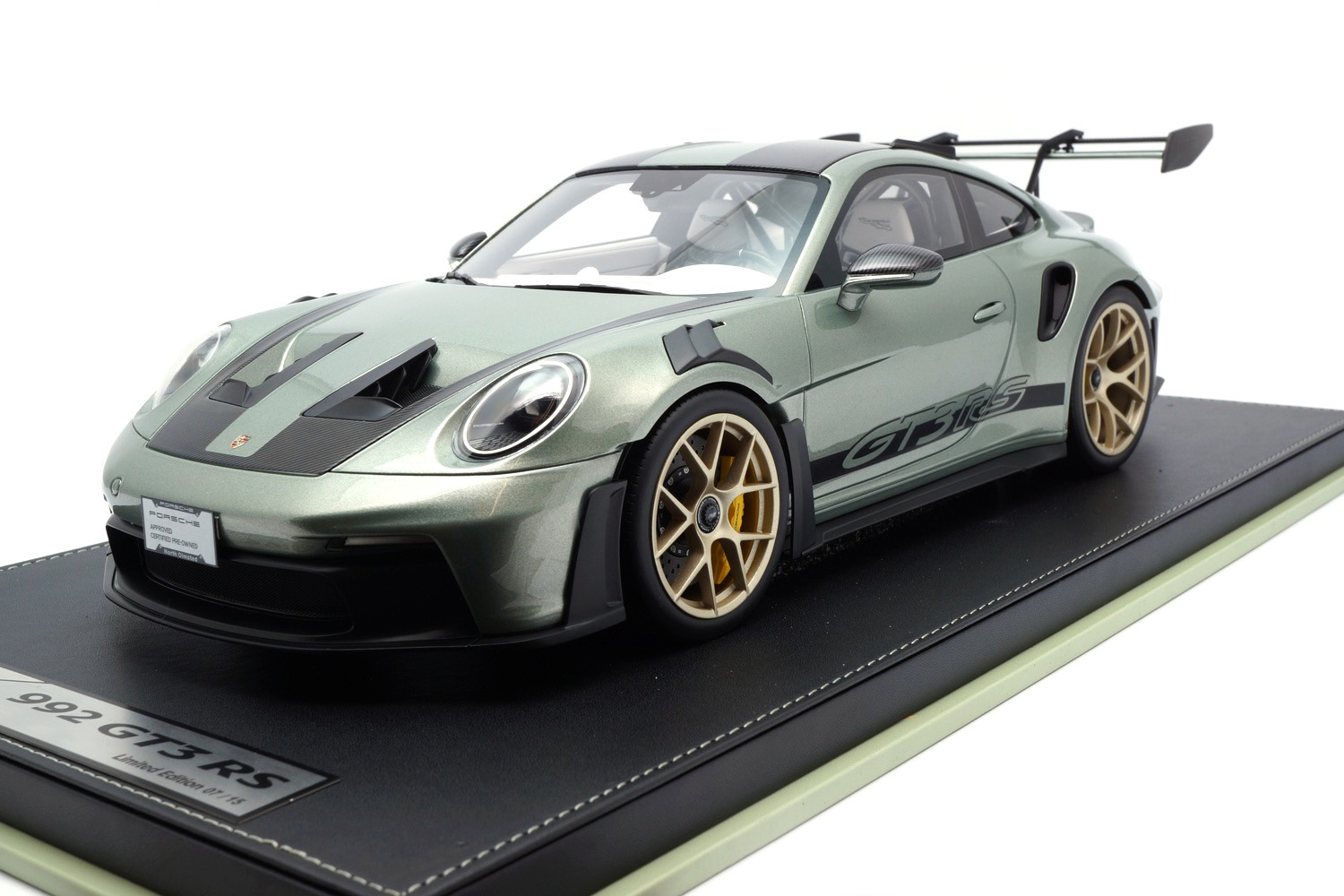 IVY IE1203UB1 Porsche 911(992) GT3 RS - Urban Bamboo - No. 7/15 1:12