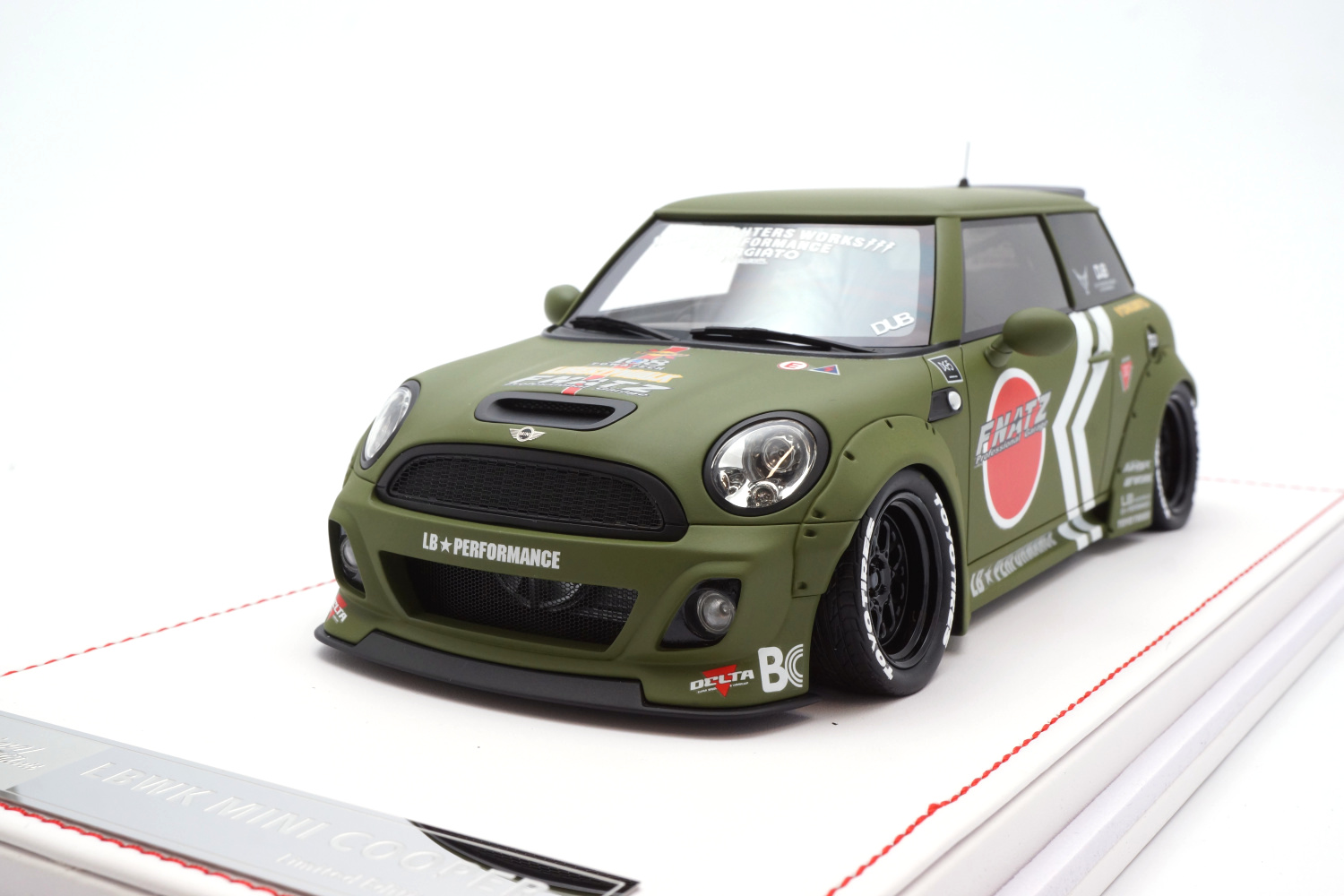 IVY IM1823B LBWK Mini Cooper - Fighter Green 1:18