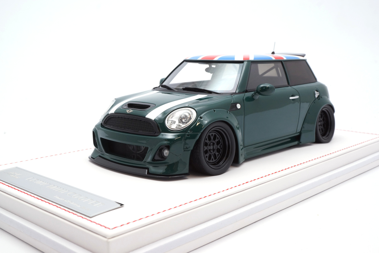 IVY IM1823F LBWK Mini Cooper - British Green 1:18