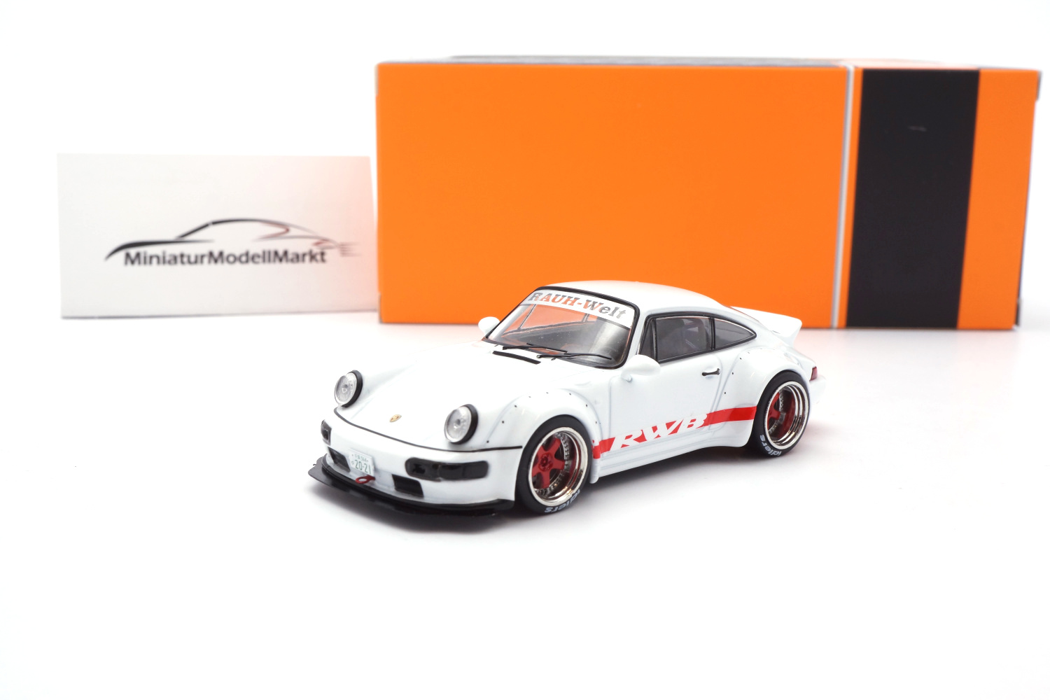 IXO MOC305 Porsche 911 (964) RWB , weiss/Dekor, RAUH-Welt 1:43