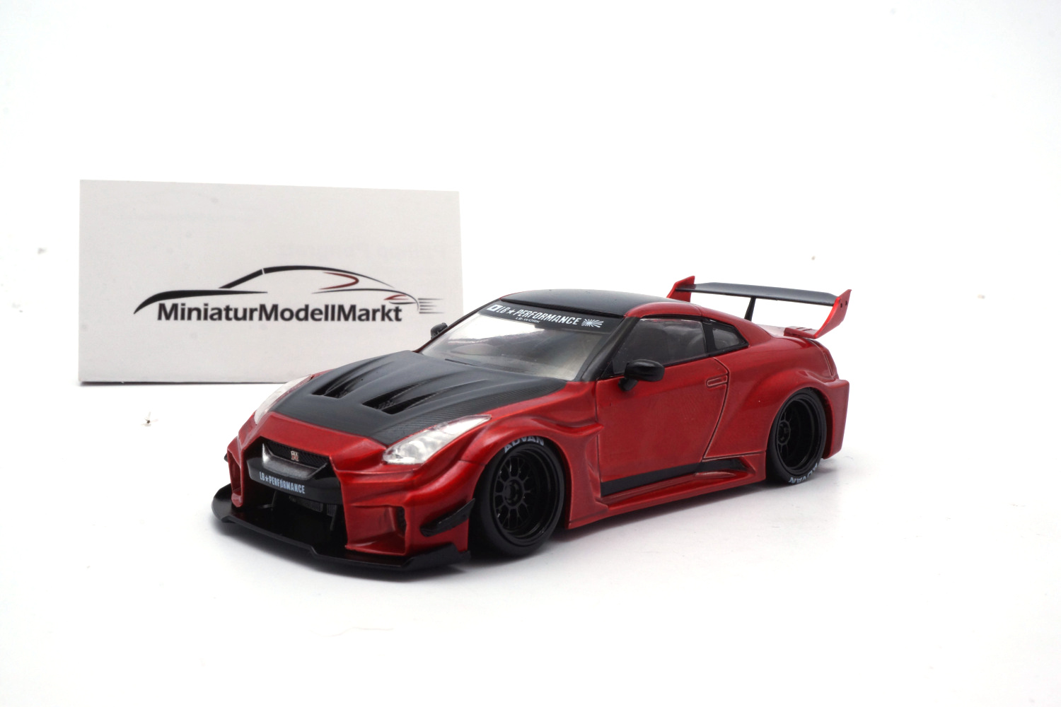 IXO MOC313 Nissan 35GT-RR LB-Silhouette WORKS GT, metallic-rot/schwarz, RHD, Basis: GT-R (R35), 2019 1:43