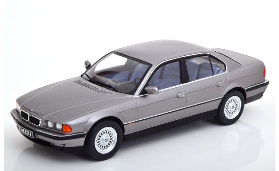 KK-Scale KKS180363 BMW 740i E38 1.Serie - graumetallic - 1994 1:18