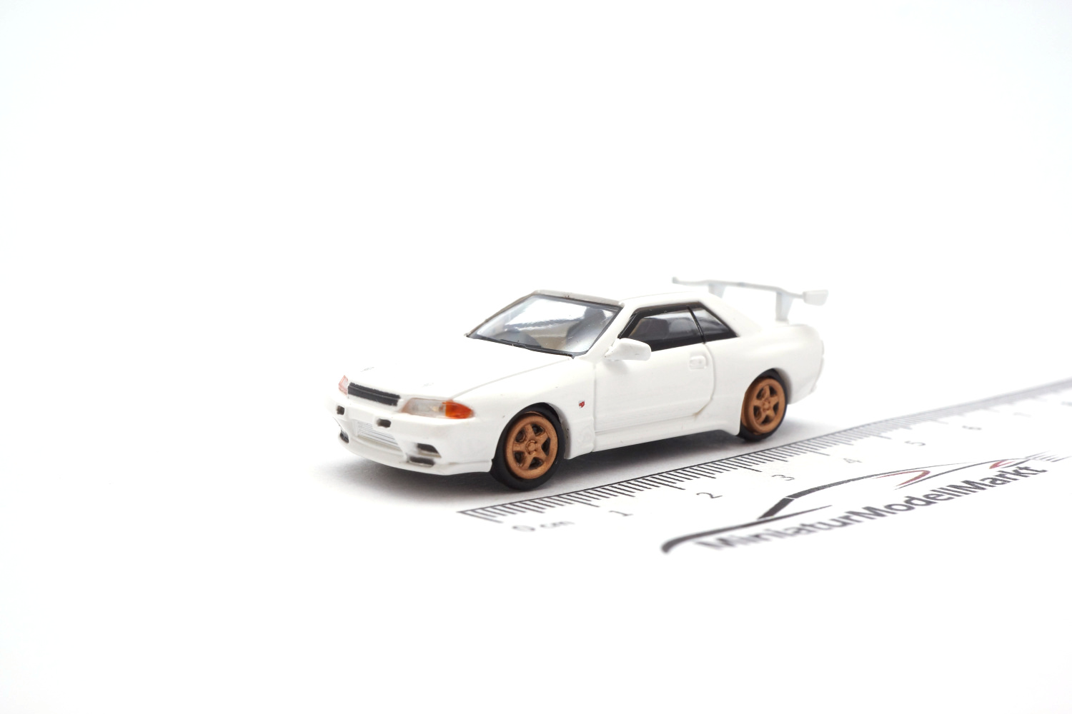 Lang Feng Model R32-04 Nissan Skyline R32 - Weiss 1:87