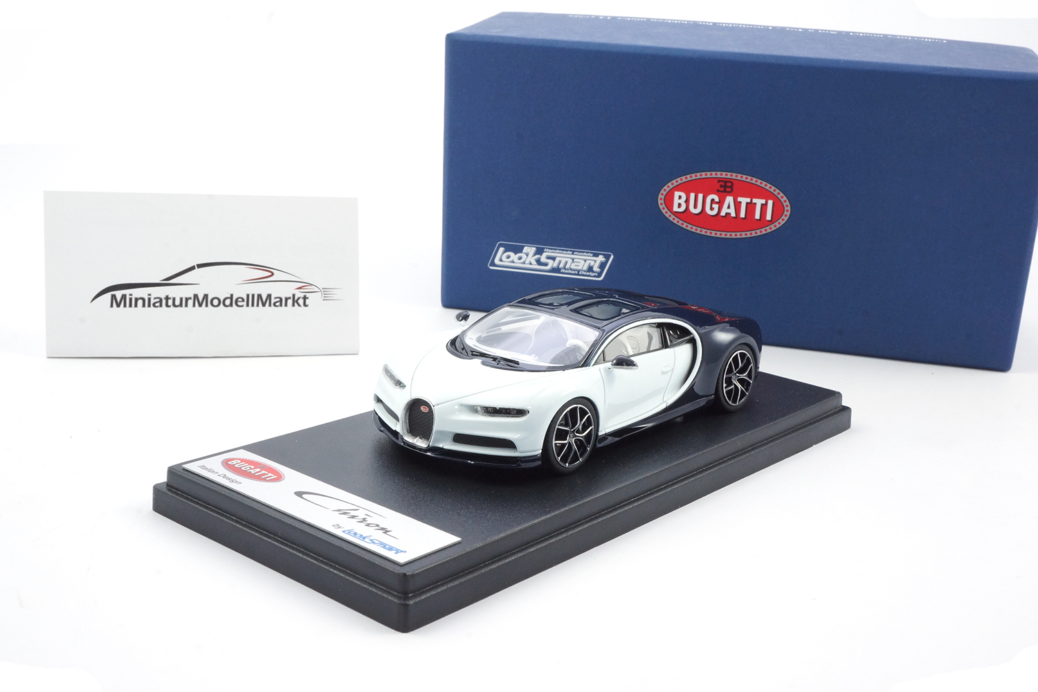 Looksmart LS494C Bugatti Chiron Skyview - glacier white / lake blue 1:43