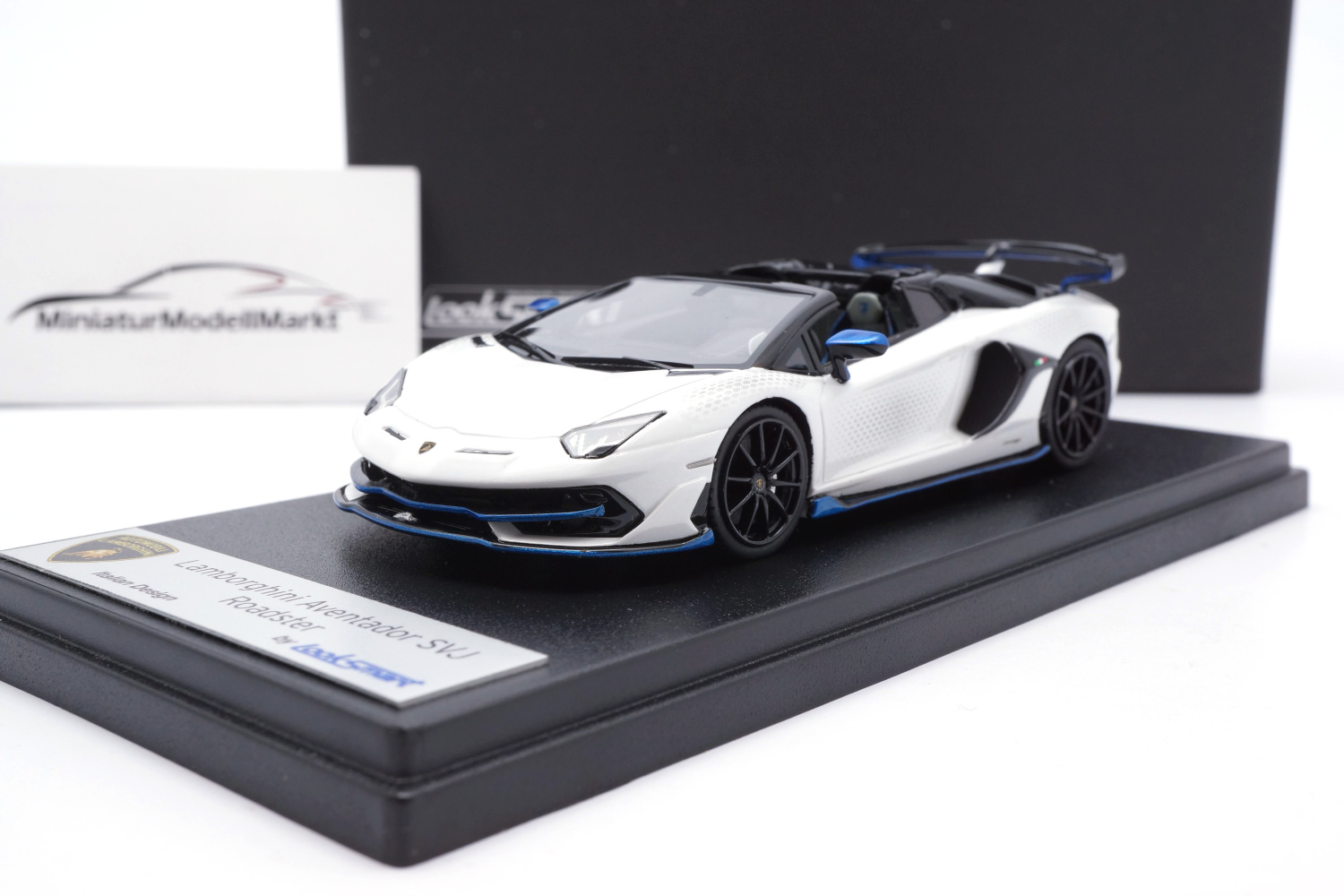 Looksmart LS501XA Lamborghini Aventador SVJ Xago Edition - Bianco Asopo 1:43