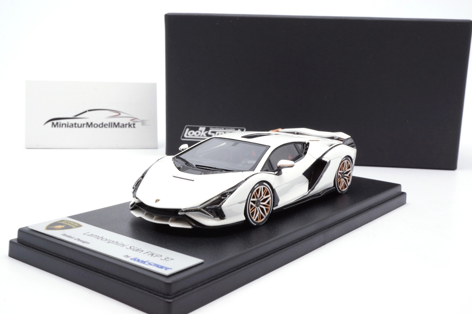 Looksmart LS507F Lamborghini Sian FKP 37 - Bianco Monocerus (Weiss) 1:43