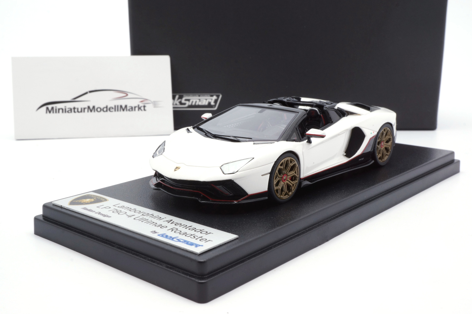 Looksmart LS532D Lamborghini Aventador Ultimae Roadster - Bianco Asopo 1:43