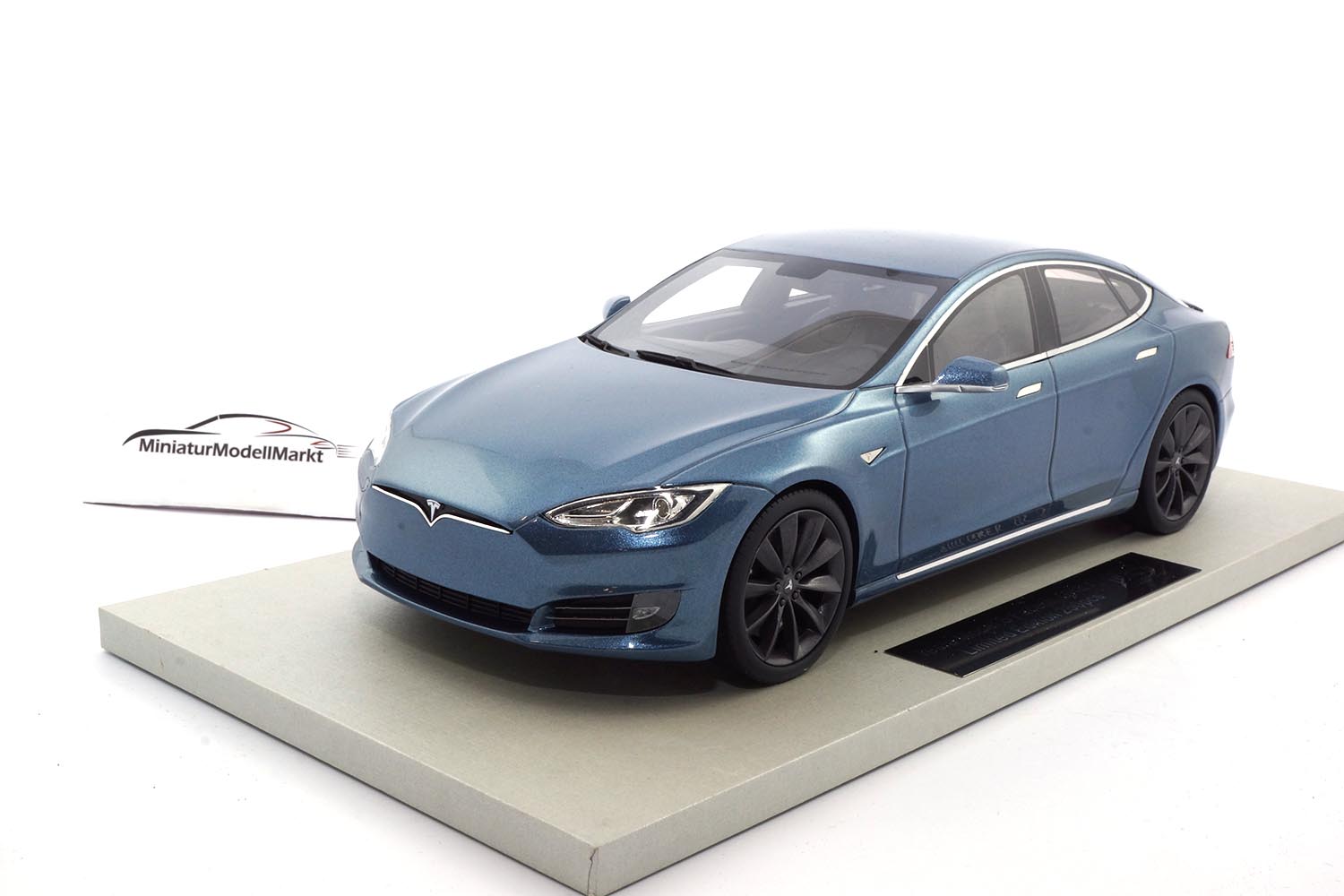 LS Collectibles LS028F Tesla - Model S - Facelift 2016 - greyblue 1:18