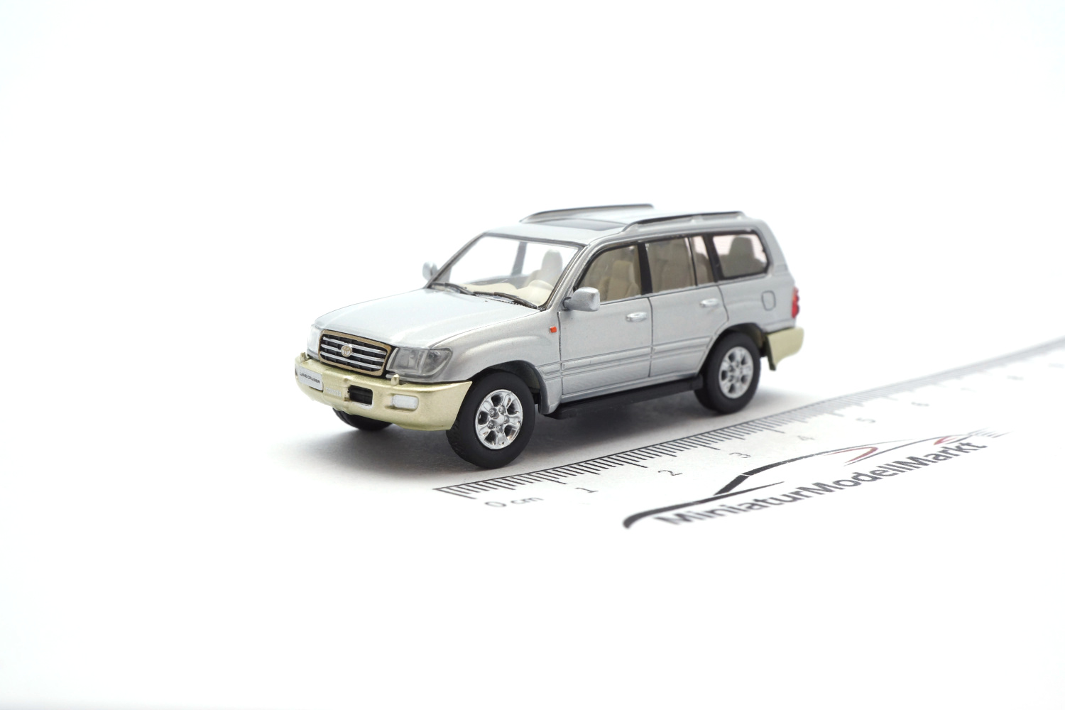 Micro City MC870002 Toyota Land Cruiser 100 - Silber 1:87