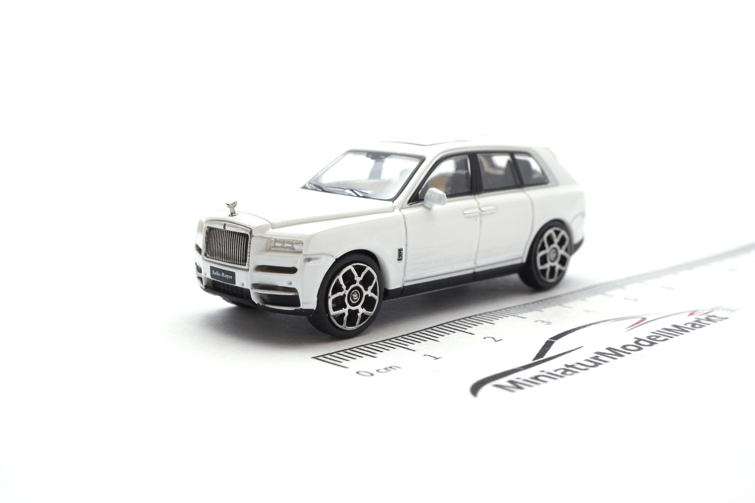 Micro City MC870011 Rolls-Royce Cullinan - Weiss 1:87