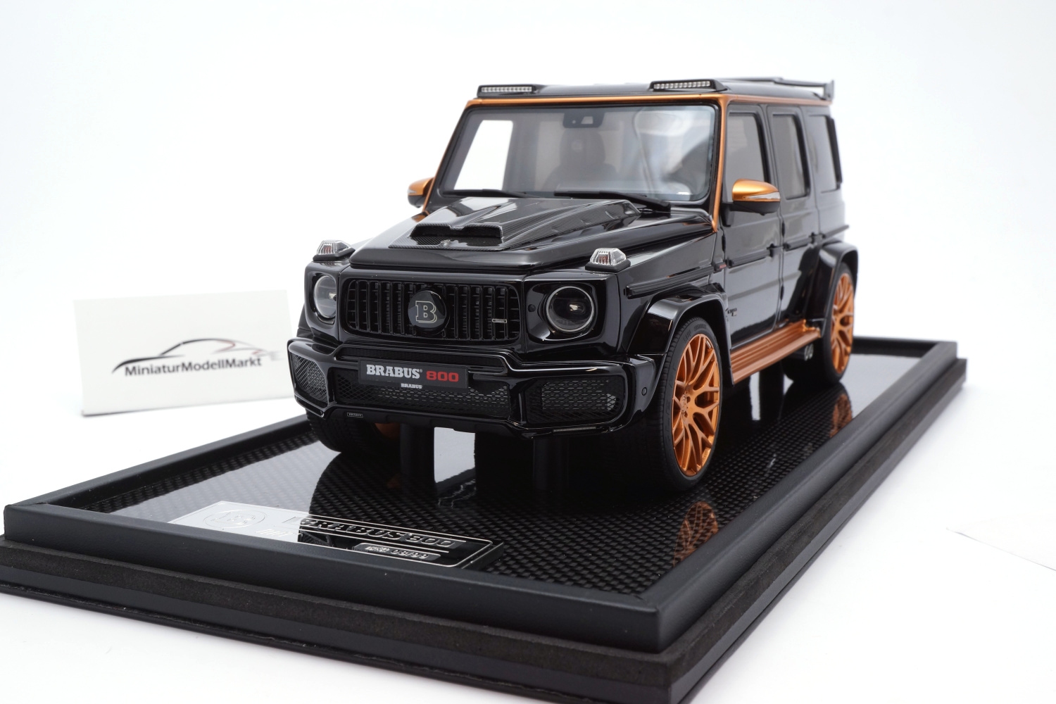 Motorhelix MH020BG Mercedes-Benz Brabus 800 - Metallic Black/Gold 1:18