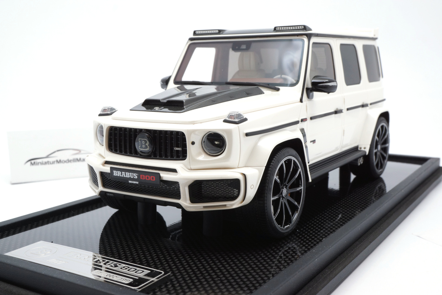 Motorhelix MH020PW Mercedes-Benz Brabus 800 - Pearl White 1:18