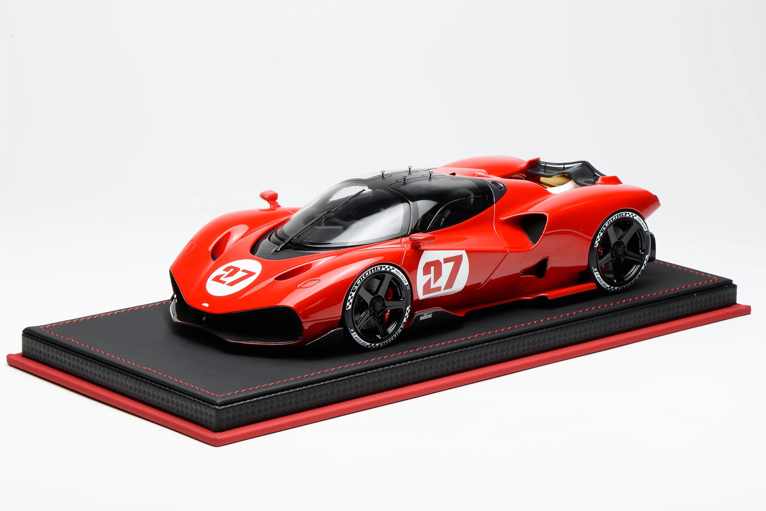 Motorhelix MH031GR Nilu 27 - Gilles Red 1:18