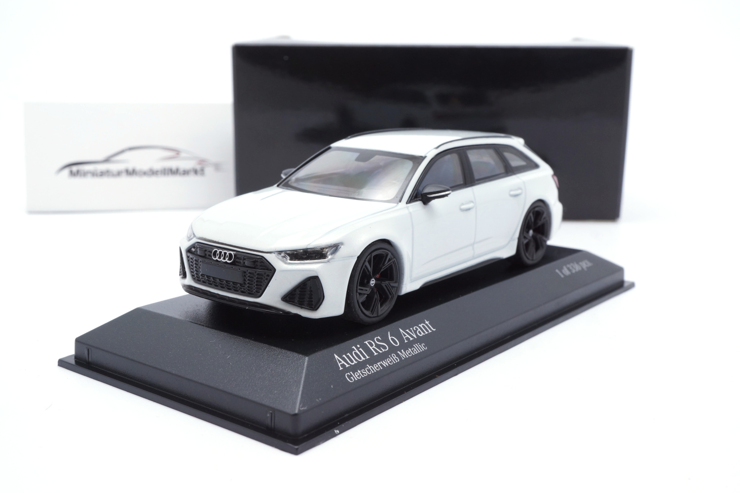 Minichamps 410018012 Audi RS6 Avant - Weiss Metallic - 2019 1:43