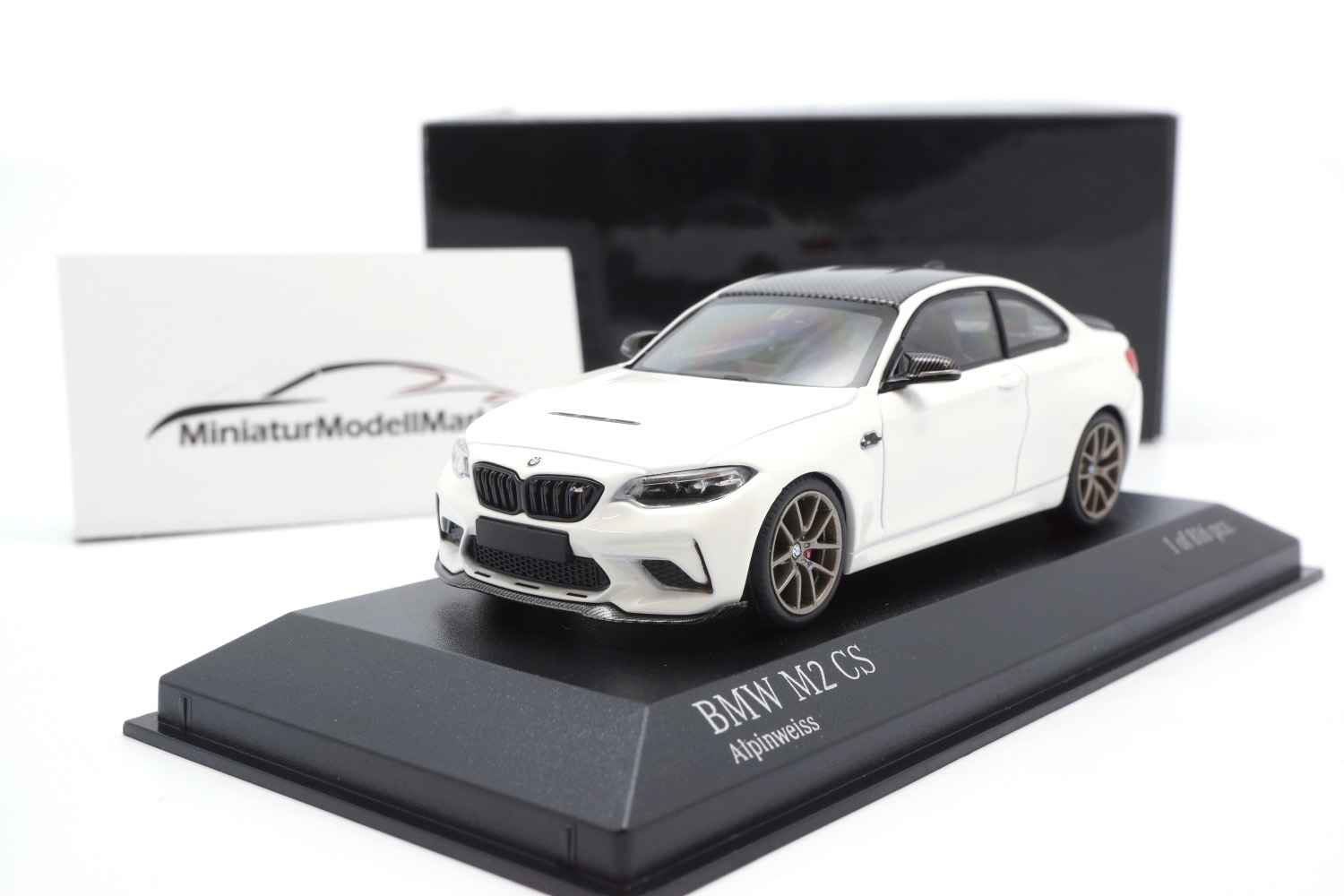 Minichamps 410021020 BMW M2 CS - Weiss / Felgen Gold - 2020 1:43