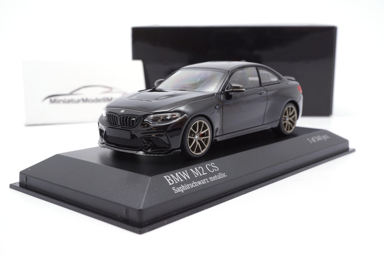 Minichamps 410021024 BMW M2 CS - Schwarz / Felgen Gold - 2020 1:43