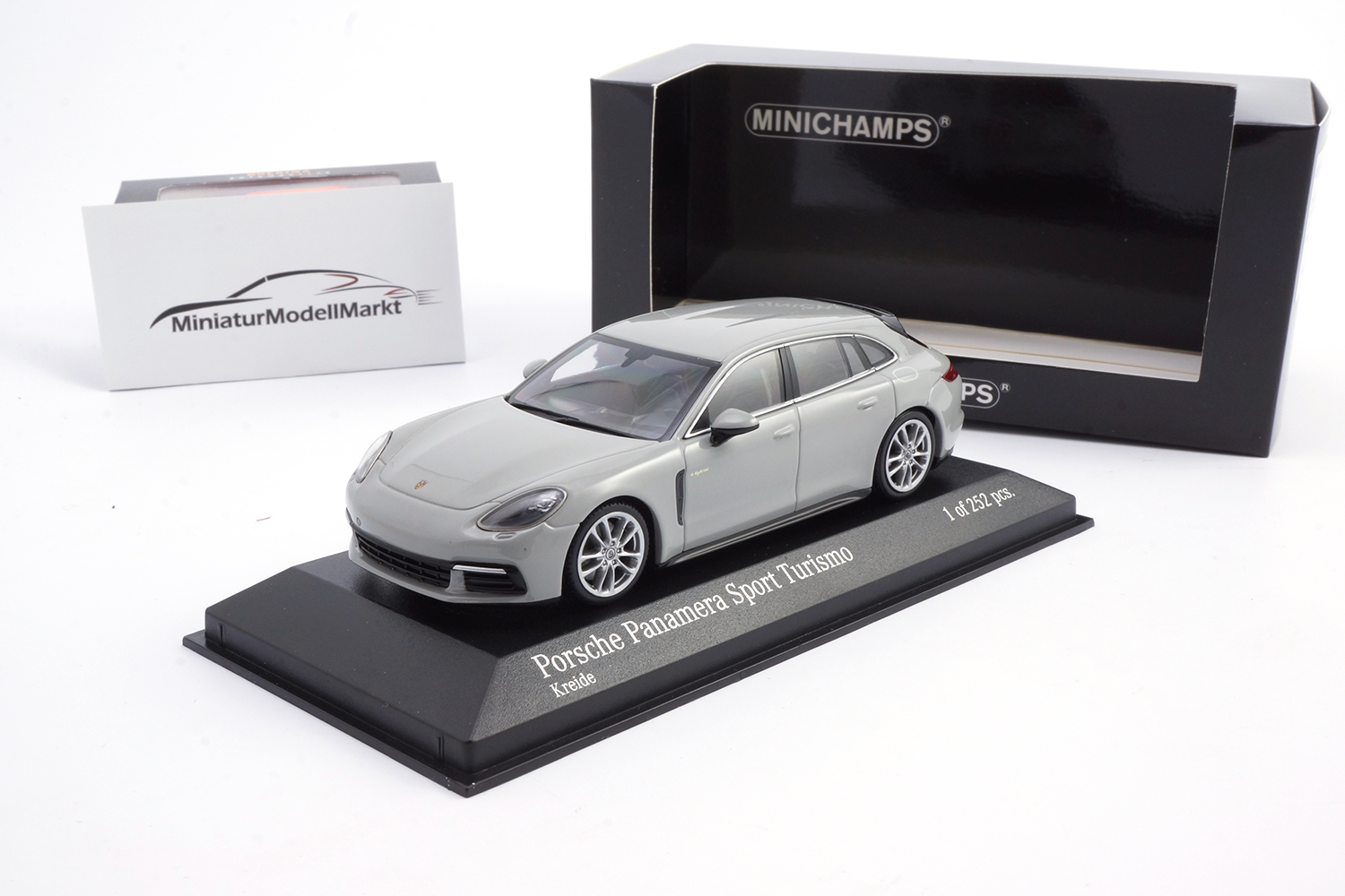 Minichamps 410066114 Porsche Panamera 4E-Hybrid Sport Turismo Kreide 2017 1:43