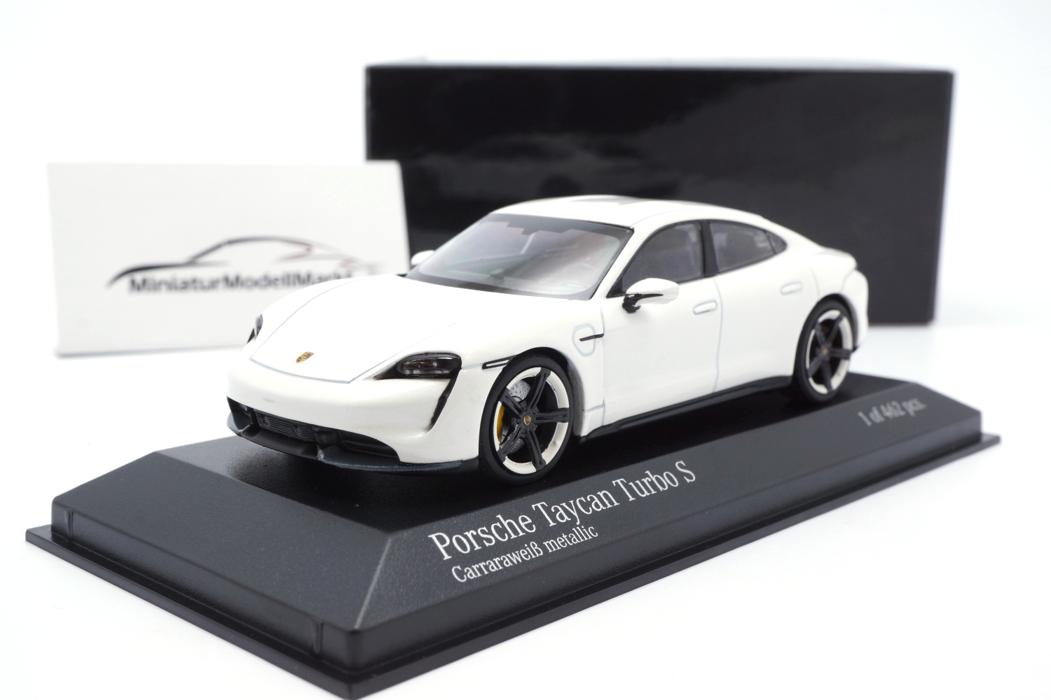 Minichamps 410068476 Porsche Taycan Turbo S - White Metallic - 2019 1:43