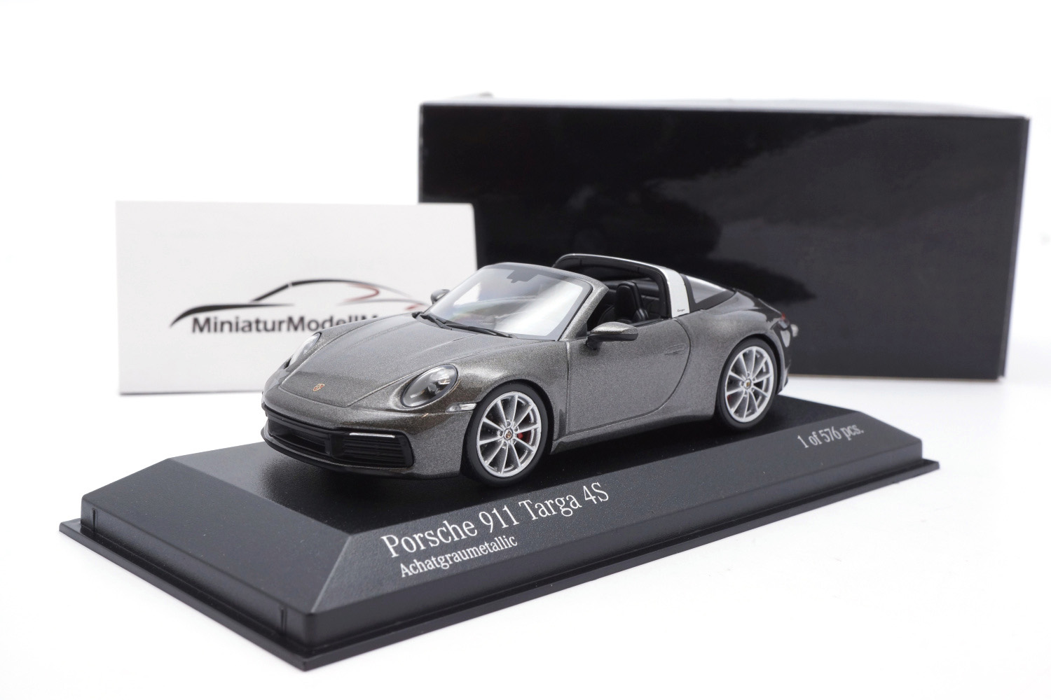 Minichamps 410069561 Porsche 911 Targa 4S - Achatgrau - 2020 1:43