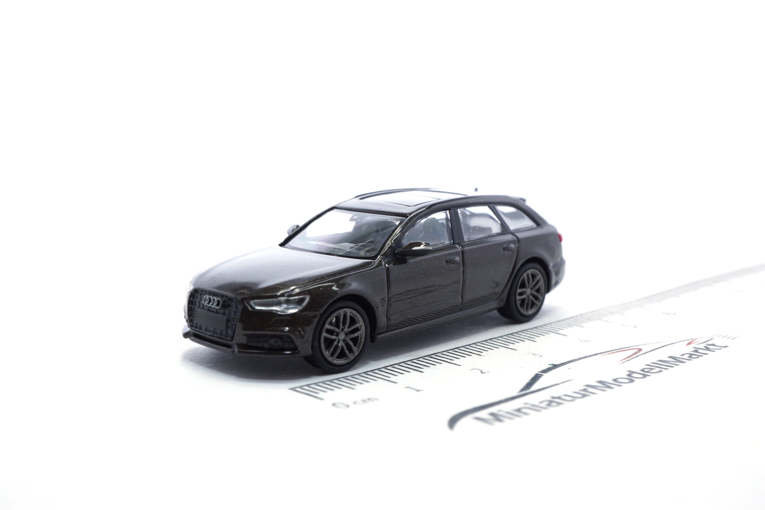 Minichamps 870018111 Audi A6 Avant - Braun Metallic - 2018 1:87