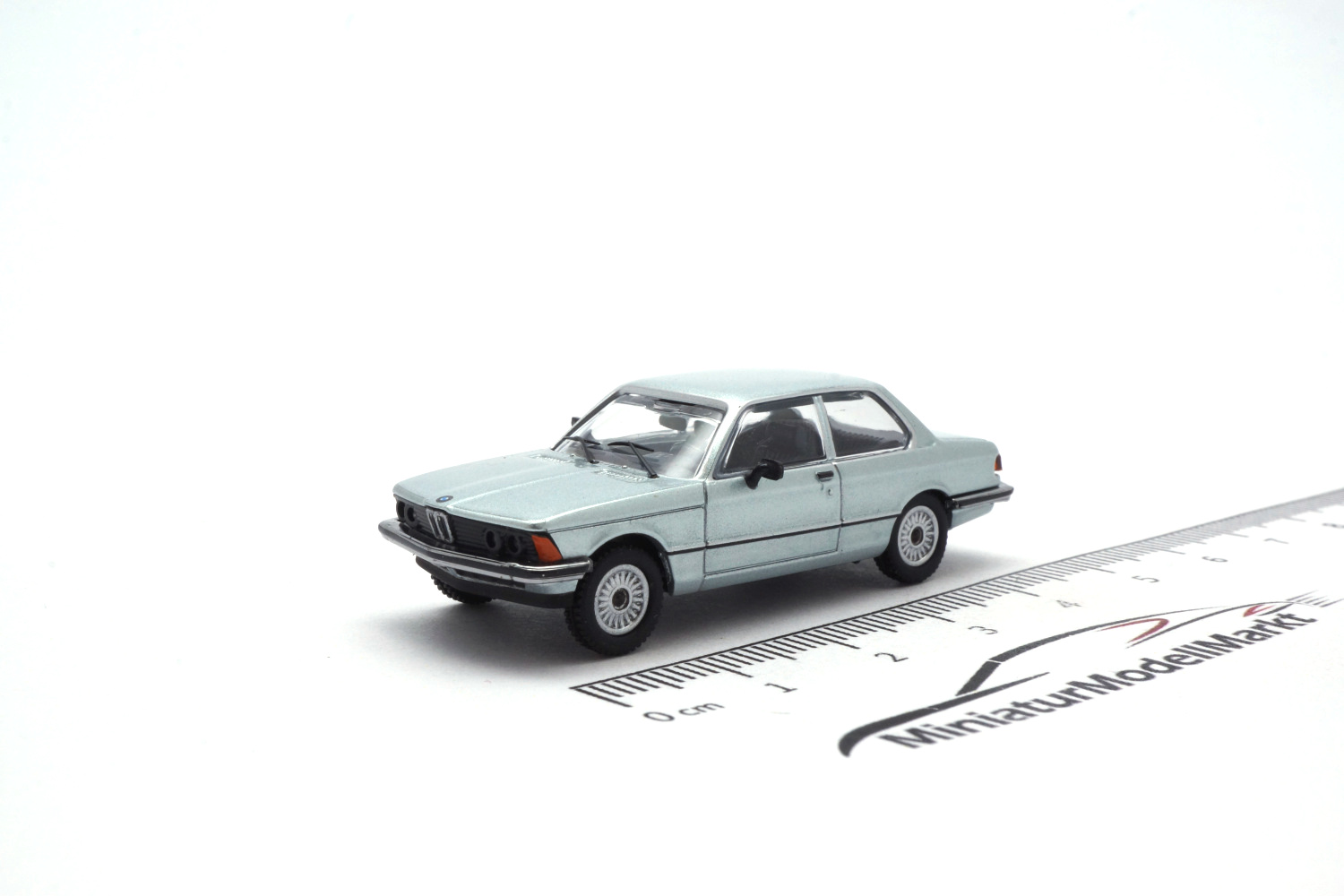 Minichamps 870020000 BMW 323i (E21) - hellblau metallic - 1975 1:87