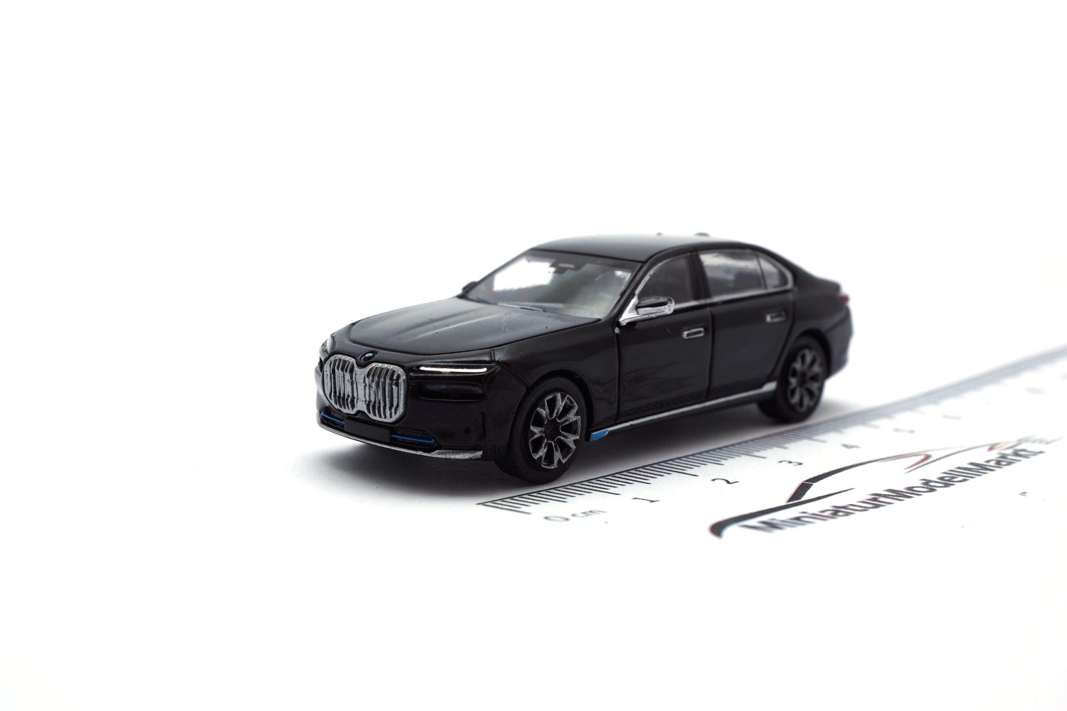 Minichamps 870024501 BMW I7 - Schwarz Metallic - 2023 1:87