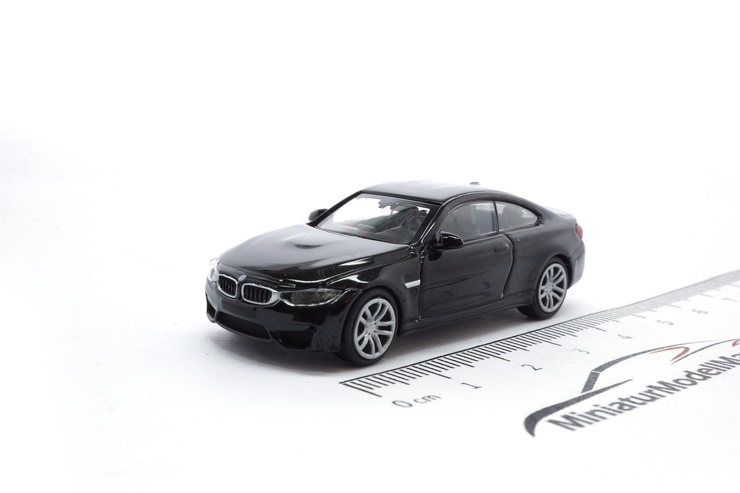 Minichamps 870027202 BMW M4 Coupe - Schwarz Metallic - 2015 1:87