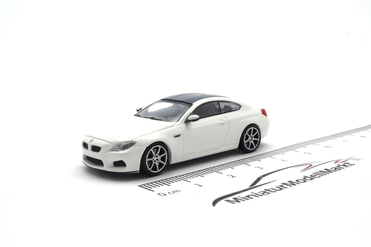 Minichamps 870027300 BMW M6 Coupe - Weiss - 2015 1:87