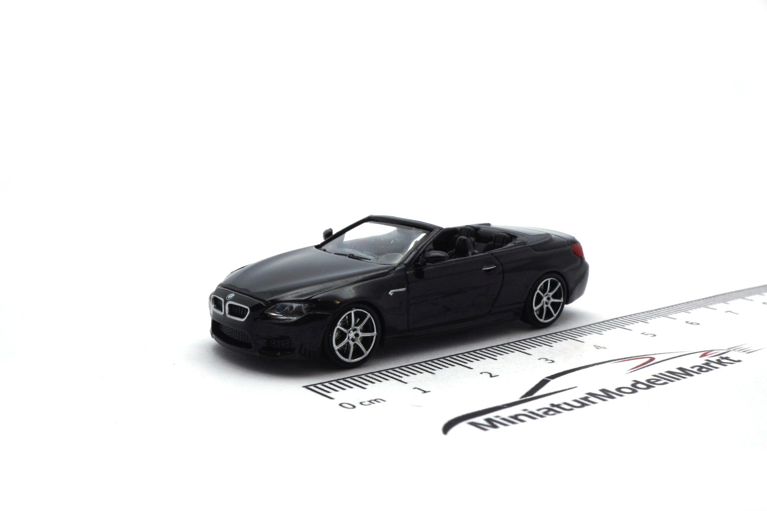 Minichamps 870027334 BMW M6 Cabrio - Schwarz Metallic - 2015 1:87