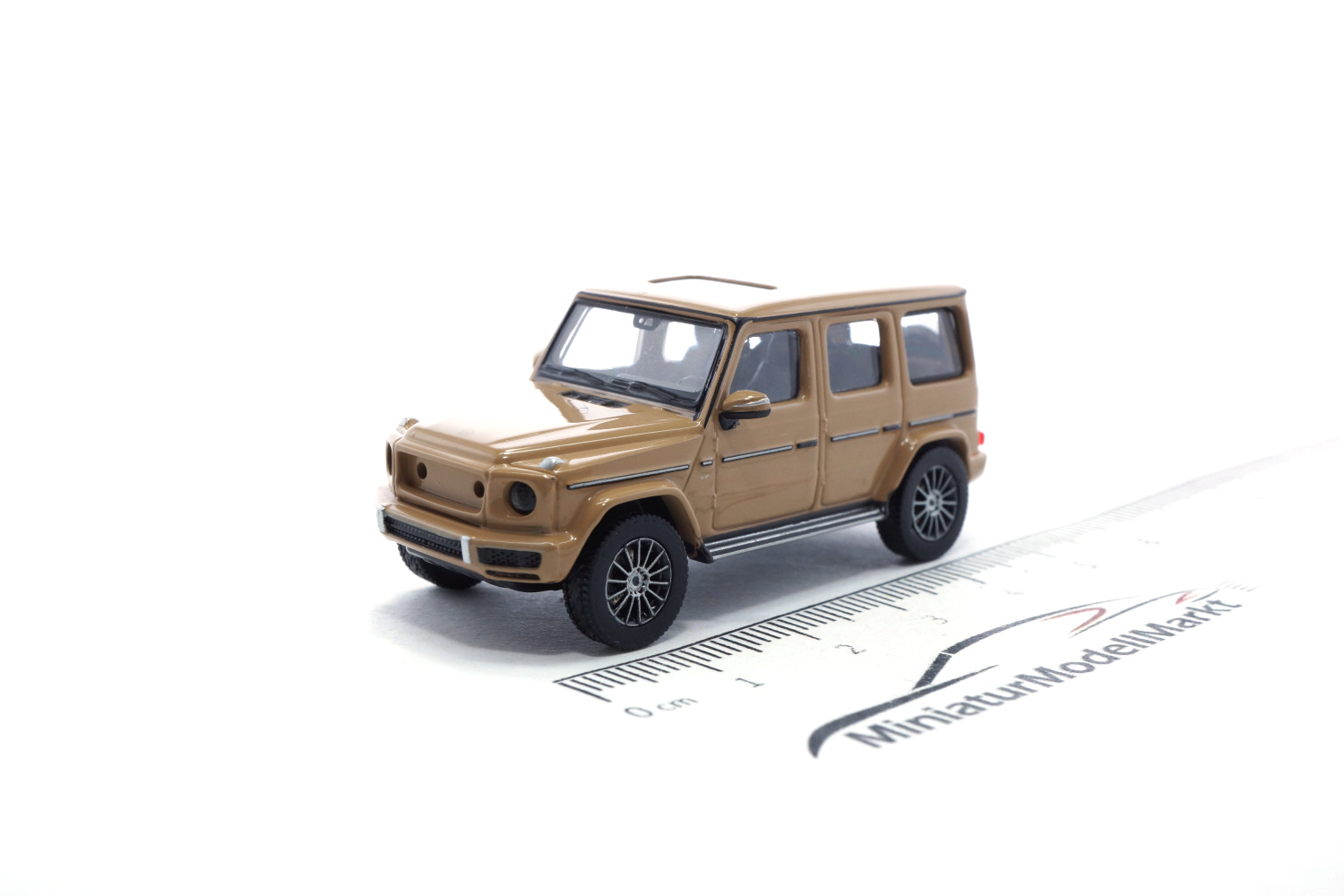 Minichamps 870037404 MERCEDES-BENZ G-KLASSE W 463 - Sandbeige - 2018 1:87