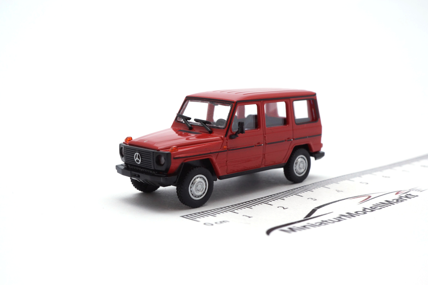 Minichamps 870038001 Mercedes-Benz 230G (W460) - Rot - 1979 1:87