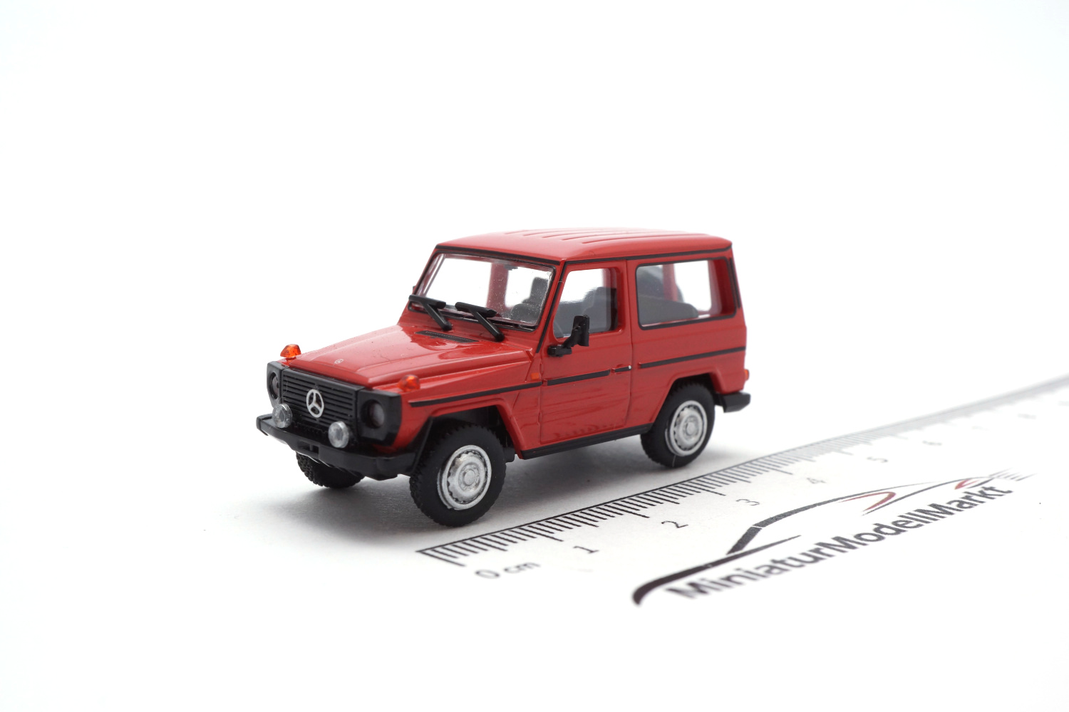 Minichamps 870038060 Mercedes-Benz G-Klasse (W460) - Rot - 1980 1:87