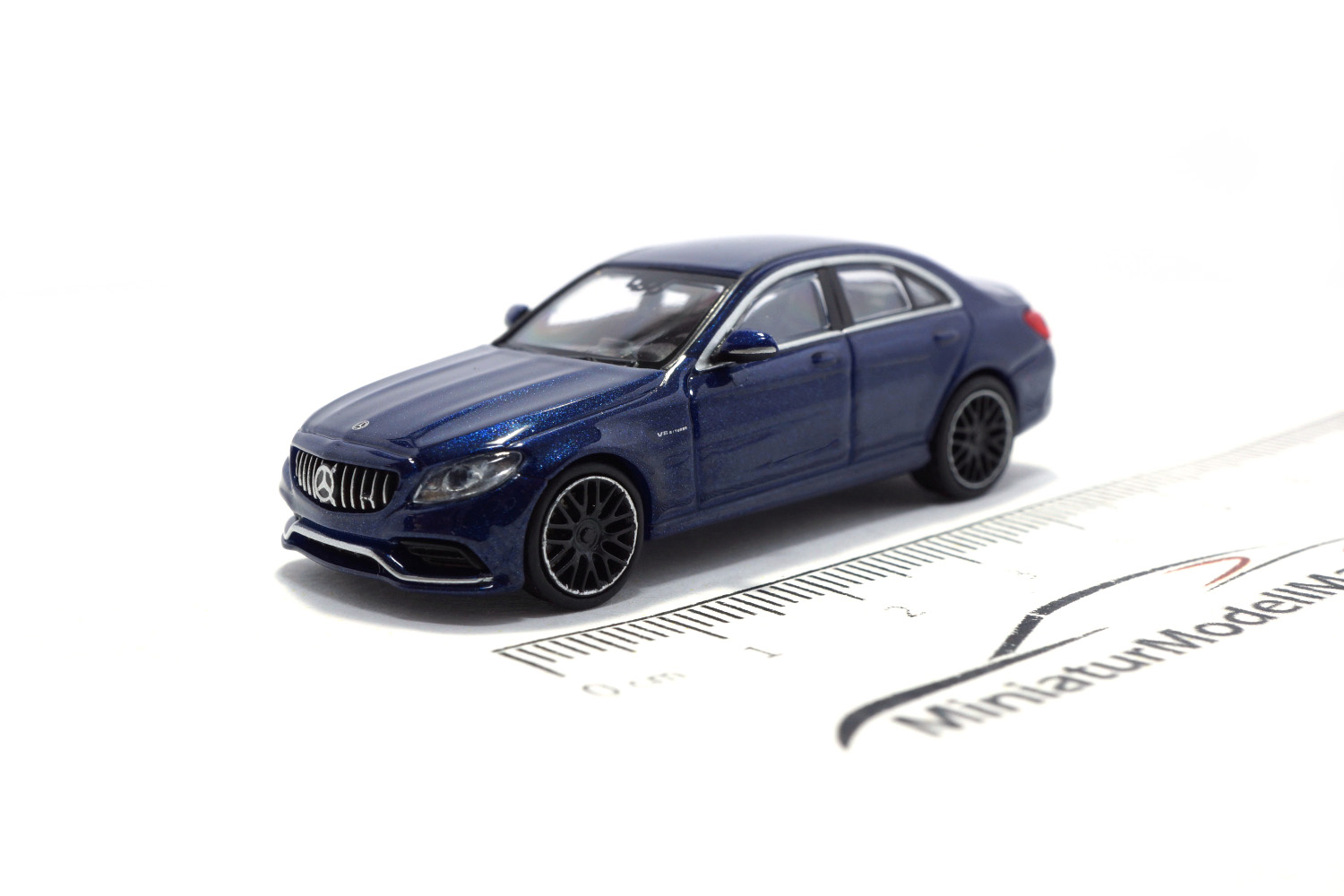 Minichamps 870038104 Mercedes-AMG C63 Limousine - Blau Metallic 1:87