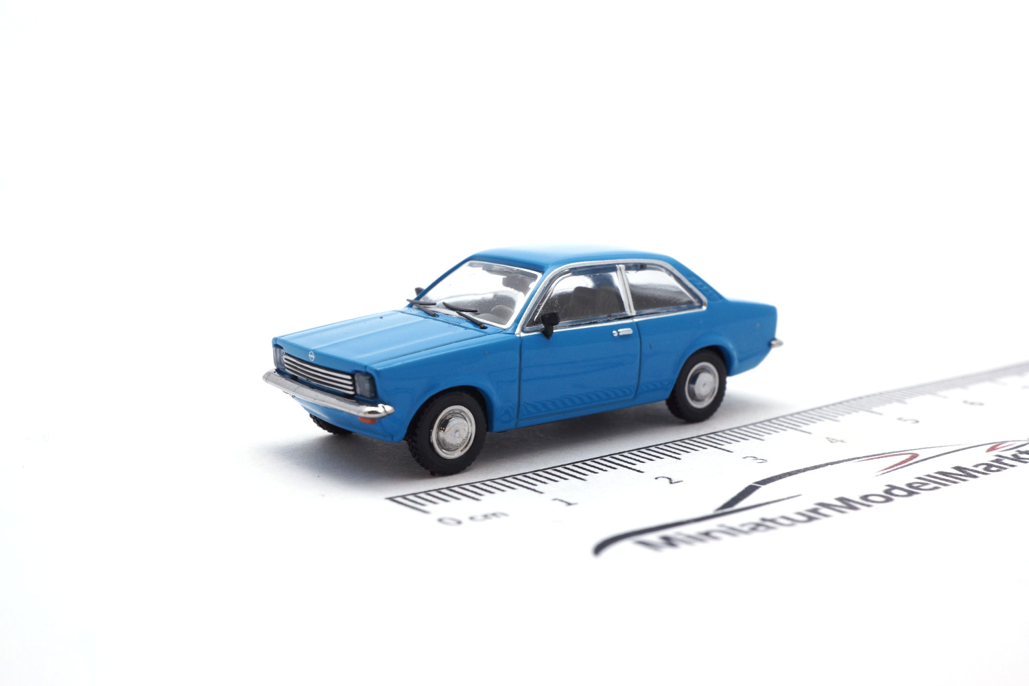 Minichamps 870040100 Opel Kadett Saloon - Hell-Blau - 1973 1:87