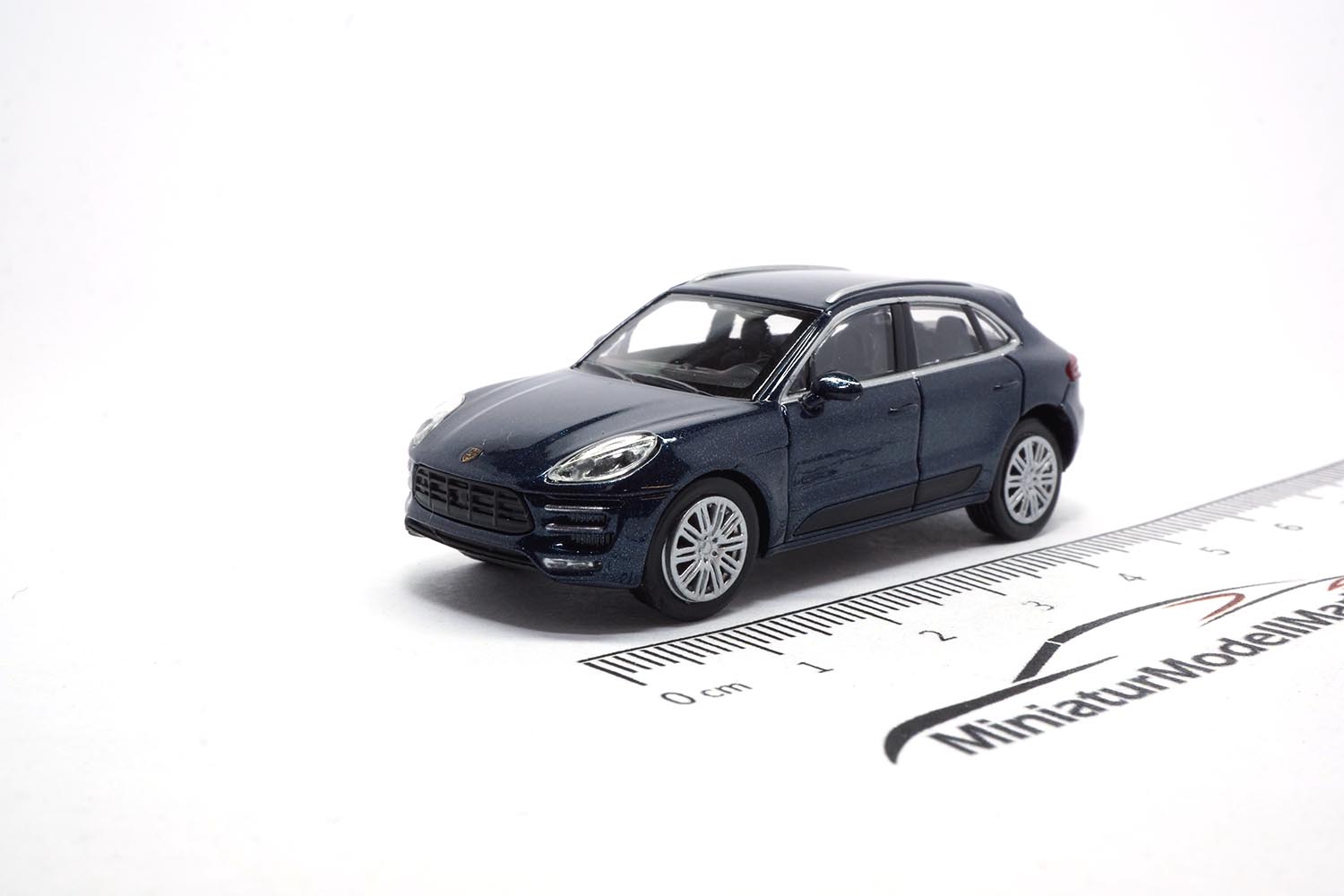 Minichamps 870067004 Porsche Macan Turbo - Blue Metallic 1:87