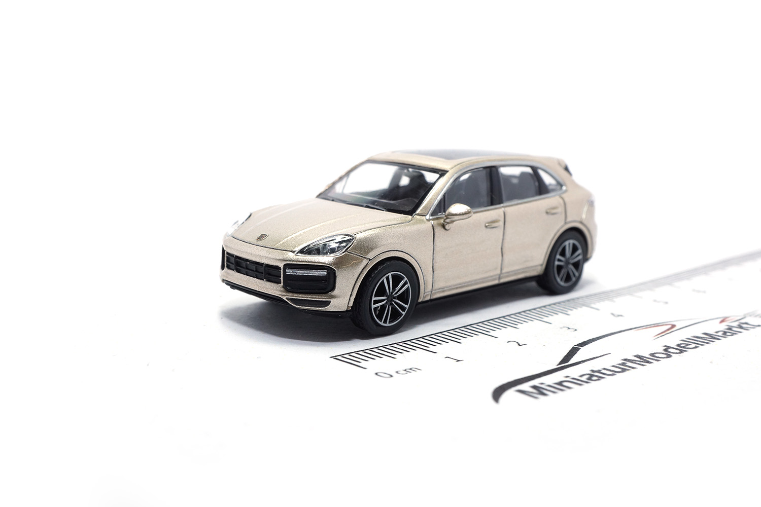 Minichamps 870067200 Porsche Cayenne - 2017 - Gold/Grau Metallic 1:87