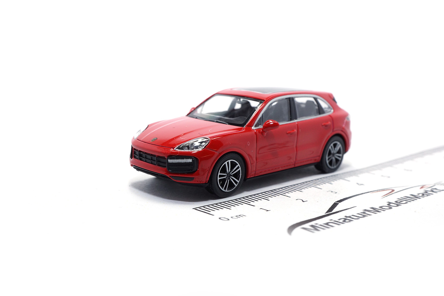 Minichamps 870067202 Porsche Cayenne - 2017 - Rot 1:87