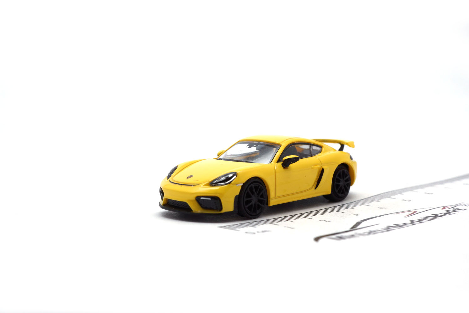 Minichamps 870067602 Porsche 718 Cayman GT4 (981) - Gelb - 2019 1:87