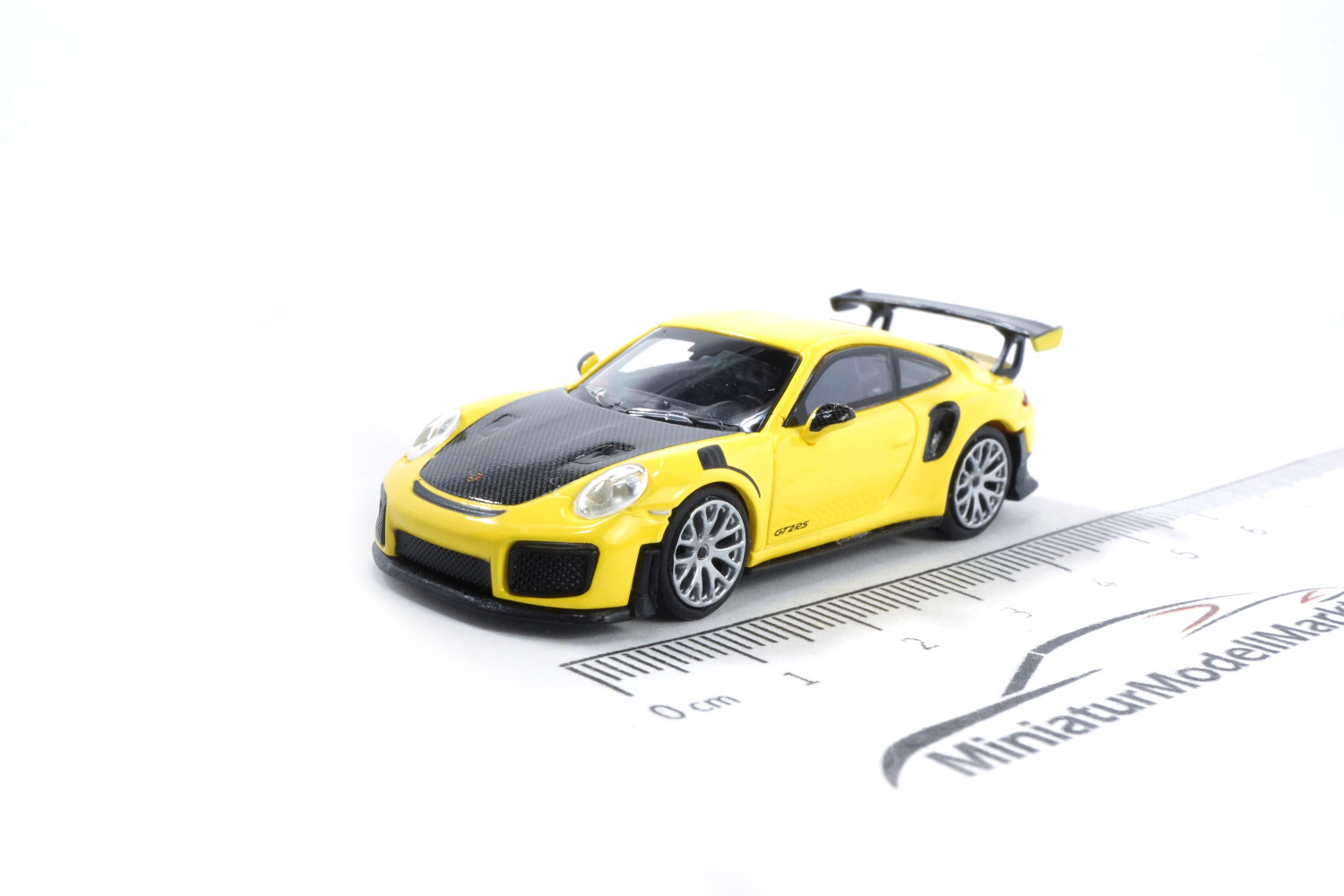 Minichamps 870068124 Porsche 911 GT2 RS - Gelb / Carbon - 2018 1:87