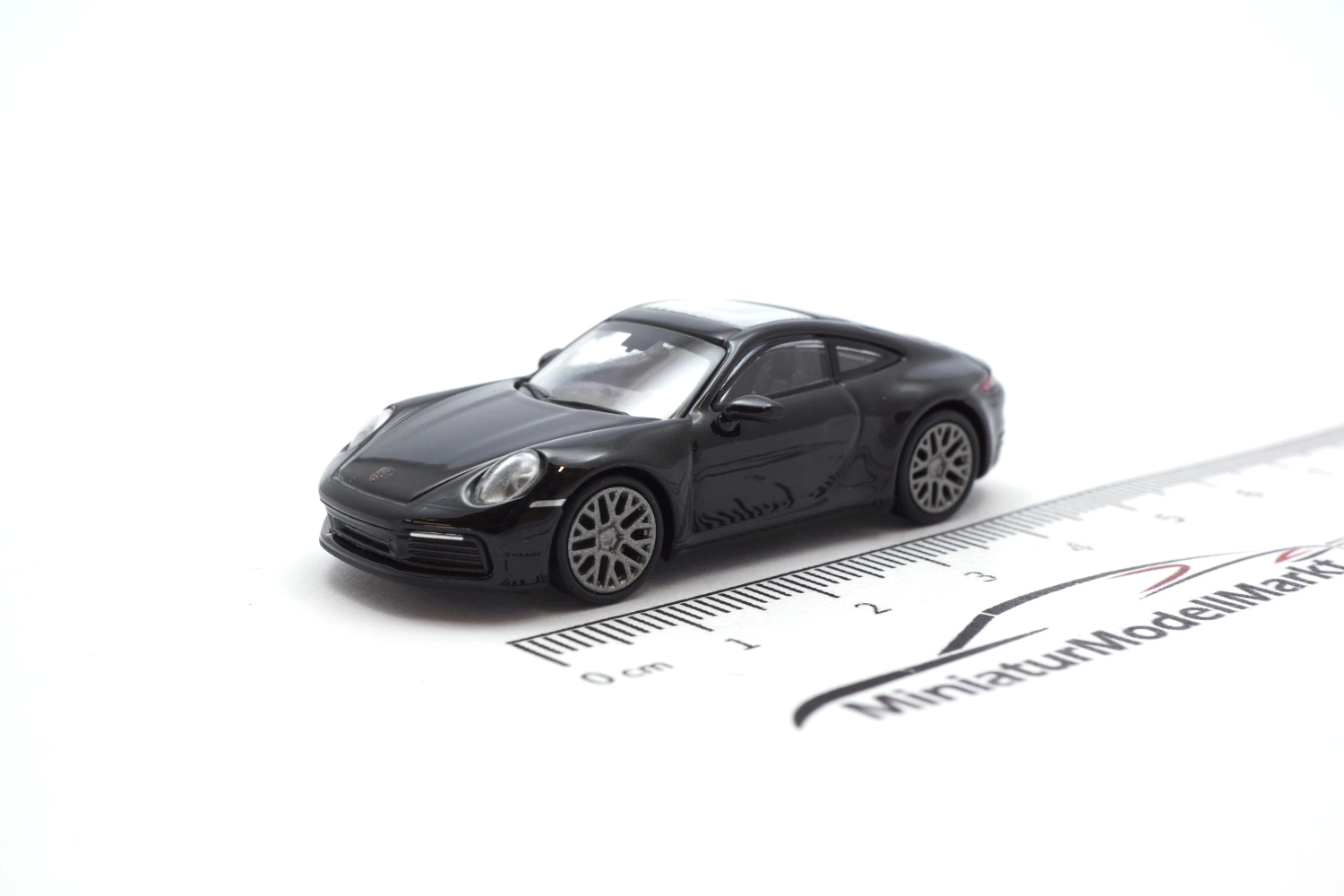 Minichamps 870068321 Porsche 911 (992) Carrera 4S - Schwarz - 2019 1:87