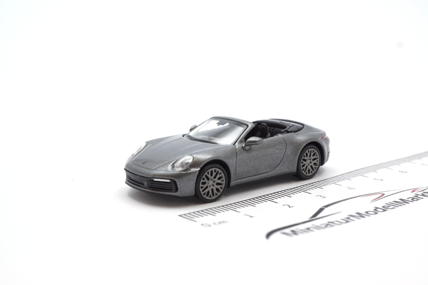 Minichamps 870068331 Porsche 911 (992) Carrera 4S Cabrio Grau-Met. 2019 1:87