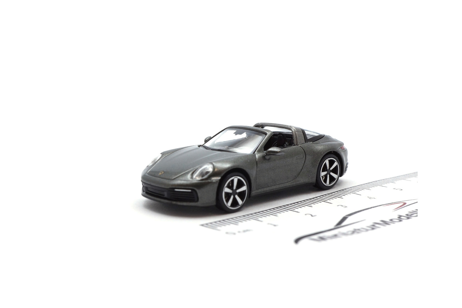 Minichamps 870069064 Porsche 911 (992) Targa 4 - Grün Metallic - 2020 1:87