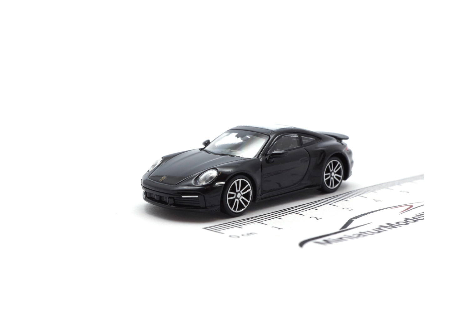 Minichamps 870069071 Porsche 911 (992) Turbo S - Schwarz - 2020 1:87